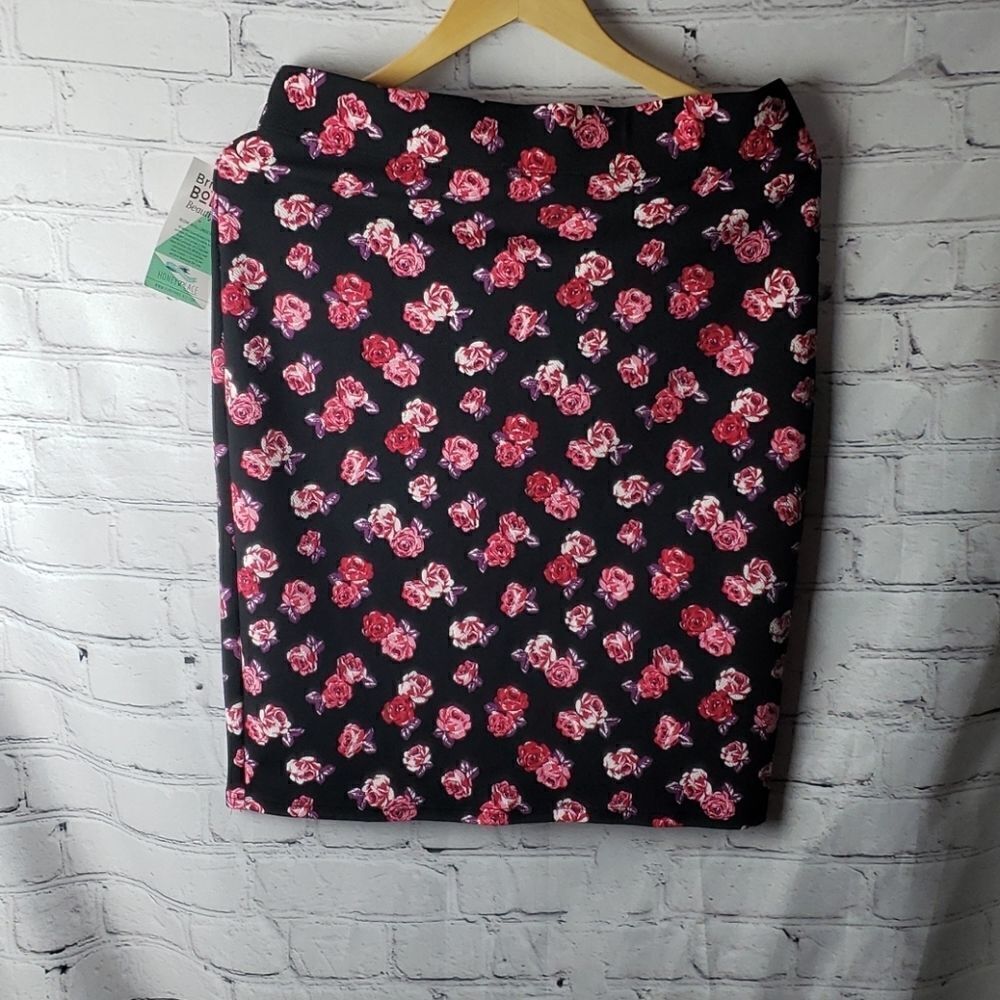 NWT Honey & Lace Floral Skirt‎